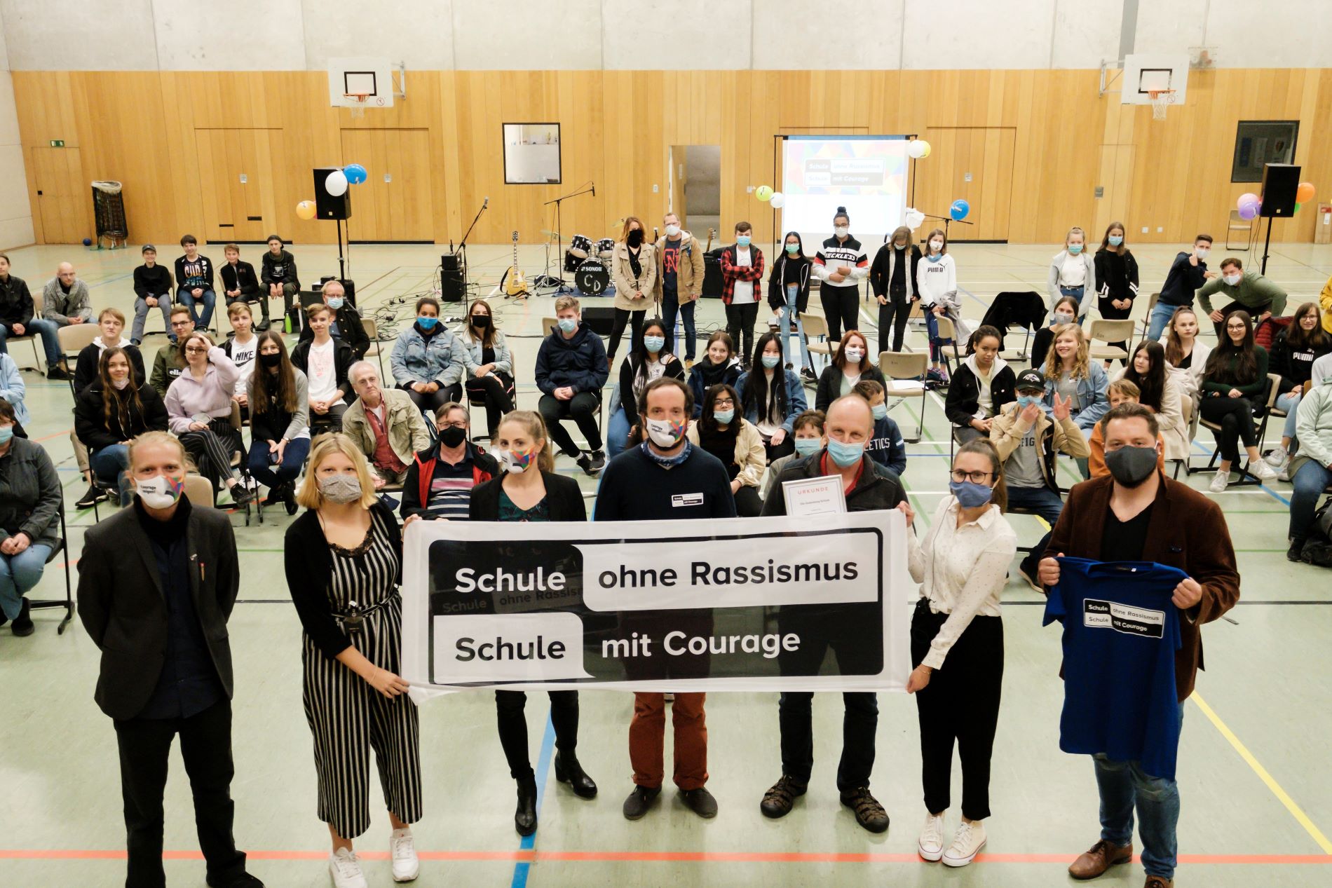 Titelverleihung an einer Berliner Schule während der Corona-Pandemie